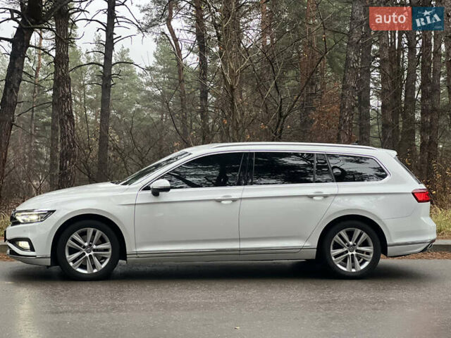 Белый Фольксваген Пассат, объемом двигателя 2 л и пробегом 205 тыс. км за 21955 $, фото 7 на Automoto.ua