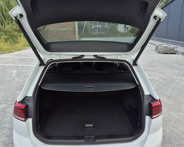 Білий Фольксваген Пассат, об'ємом двигуна 1.97 л та пробігом 218 тис. км за 18850 $, фото 44 на Automoto.ua