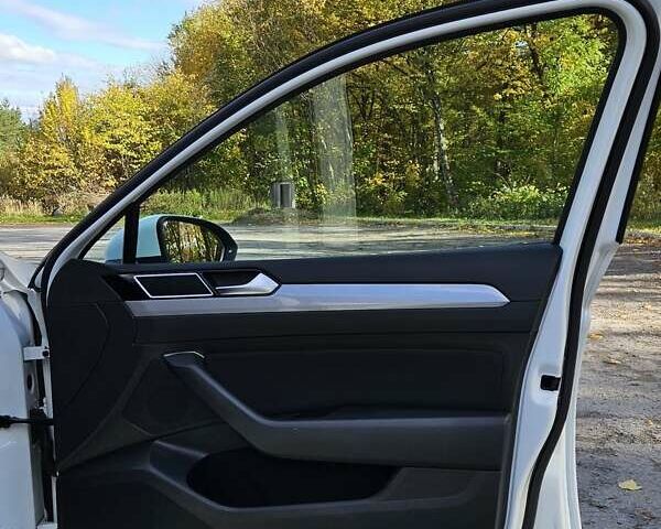 Білий Фольксваген Пассат, об'ємом двигуна 2 л та пробігом 214 тис. км за 18800 $, фото 36 на Automoto.ua