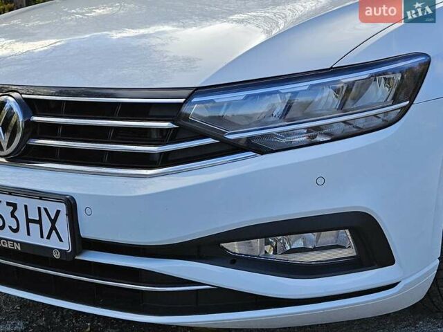Білий Фольксваген Пассат, об'ємом двигуна 2 л та пробігом 214 тис. км за 18800 $, фото 19 на Automoto.ua