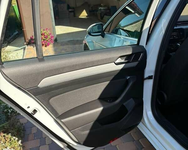 Белый Фольксваген Пассат, объемом двигателя 1.97 л и пробегом 172 тыс. км за 25700 $, фото 18 на Automoto.ua