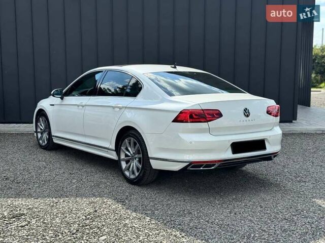 Білий Фольксваген Пассат, об'ємом двигуна 2 л та пробігом 180 тис. км за 28900 $, фото 3 на Automoto.ua
