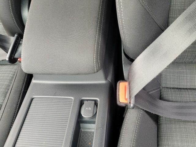 Білий Фольксваген Пассат, об'ємом двигуна 2 л та пробігом 260 тис. км за 18990 $, фото 9 на Automoto.ua