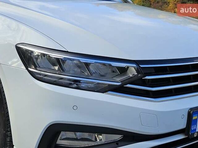 Білий Фольксваген Пассат, об'ємом двигуна 2 л та пробігом 214 тис. км за 18800 $, фото 18 на Automoto.ua