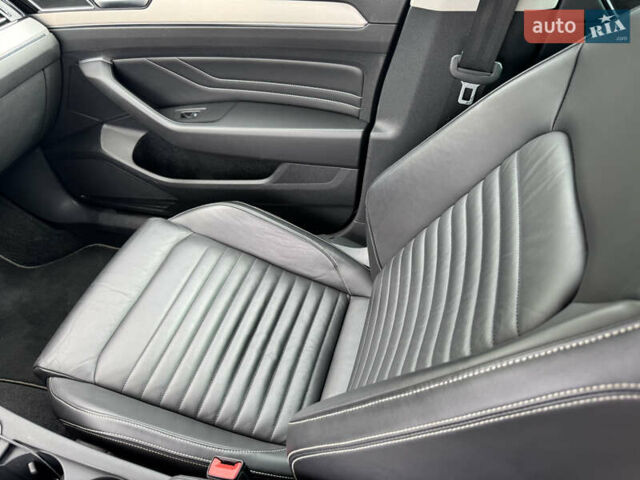 Білий Фольксваген Пассат, об'ємом двигуна 1.97 л та пробігом 205 тис. км за 22900 $, фото 18 на Automoto.ua