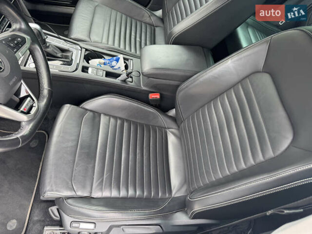 Білий Фольксваген Пассат, об'ємом двигуна 1.97 л та пробігом 205 тис. км за 22900 $, фото 12 на Automoto.ua