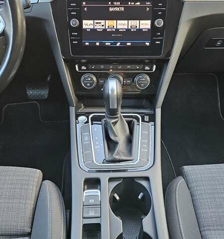 Білий Фольксваген Пассат, об'ємом двигуна 2 л та пробігом 214 тис. км за 18800 $, фото 40 на Automoto.ua