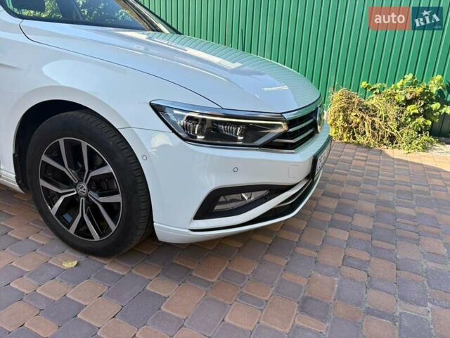 Белый Фольксваген Пассат, объемом двигателя 1.97 л и пробегом 172 тыс. км за 25700 $, фото 21 на Automoto.ua