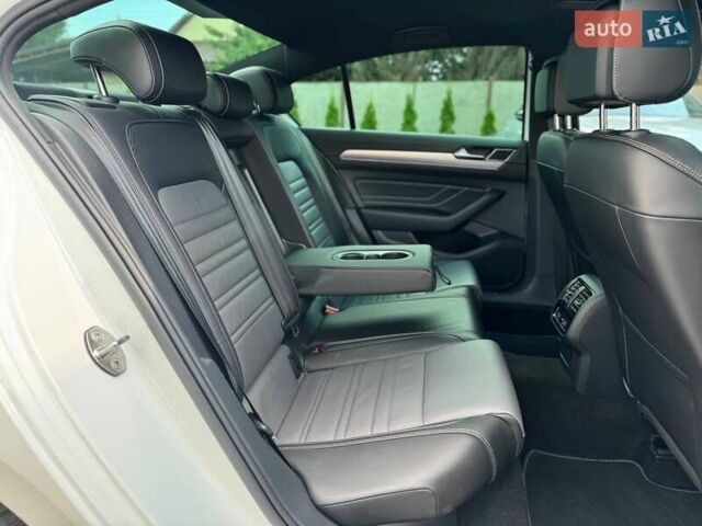 Білий Фольксваген Пассат, об'ємом двигуна 2 л та пробігом 180 тис. км за 28900 $, фото 25 на Automoto.ua