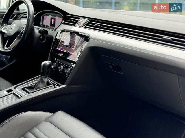 Белый Фольксваген Пассат, объемом двигателя 1.97 л и пробегом 186 тыс. км за 24200 $, фото 30 на Automoto.ua