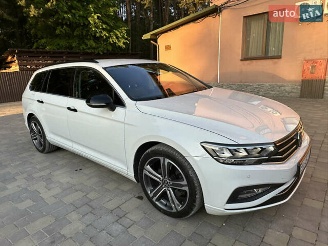 Белый Фольксваген Пассат, объемом двигателя 1.98 л и пробегом 240 тыс. км за 21000 $, фото 1 на Automoto.ua