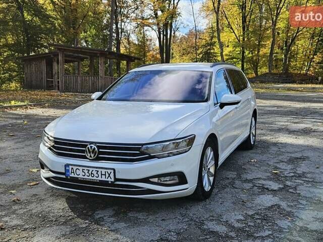 Білий Фольксваген Пассат, об'ємом двигуна 2 л та пробігом 214 тис. км за 18800 $, фото 1 на Automoto.ua