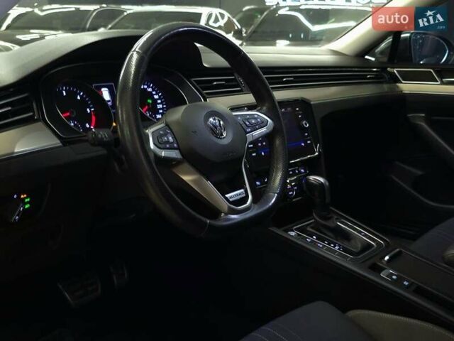 Белый Фольксваген Пассат, объемом двигателя 1.97 л и пробегом 226 тыс. км за 22999 $, фото 7 на Automoto.ua
