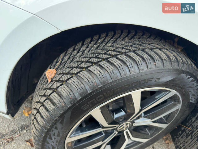 Фольксваген Пассат 2020 в Киеве на Automoto.ua Белый Фольксваген Пассат, объемом двигателя 1.97 л и пробегом 205 тыс. км за 18500 $, фото 12 на Automoto.ua