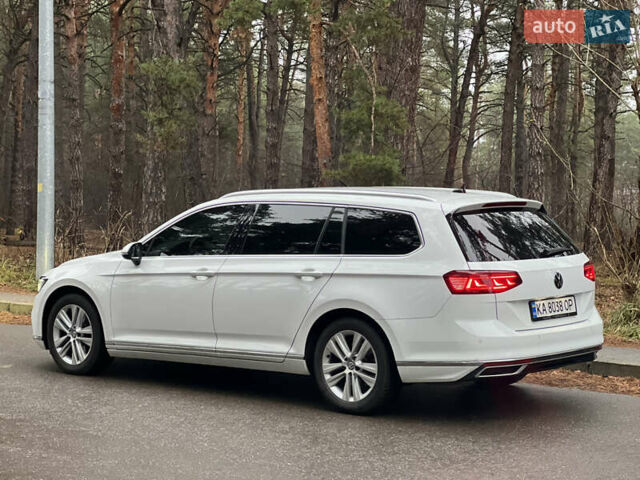 Белый Фольксваген Пассат, объемом двигателя 2 л и пробегом 205 тыс. км за 21955 $, фото 9 на Automoto.ua