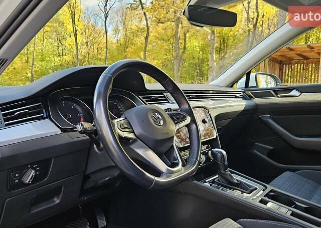 Білий Фольксваген Пассат, об'ємом двигуна 2 л та пробігом 214 тис. км за 18800 $, фото 28 на Automoto.ua