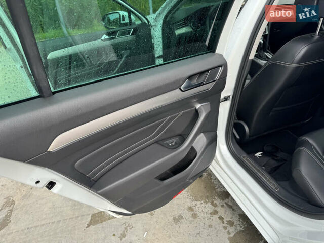 Білий Фольксваген Пассат, об'ємом двигуна 1.97 л та пробігом 205 тис. км за 22900 $, фото 20 на Automoto.ua