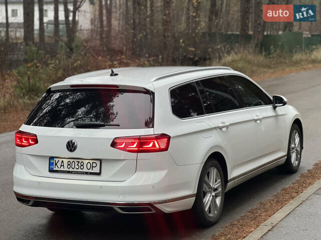 Белый Фольксваген Пассат, объемом двигателя 2 л и пробегом 205 тыс. км за 21955 $, фото 13 на Automoto.ua
