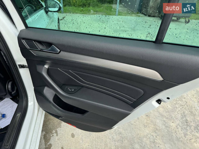 Білий Фольксваген Пассат, об'ємом двигуна 1.97 л та пробігом 205 тис. км за 22900 $, фото 22 на Automoto.ua