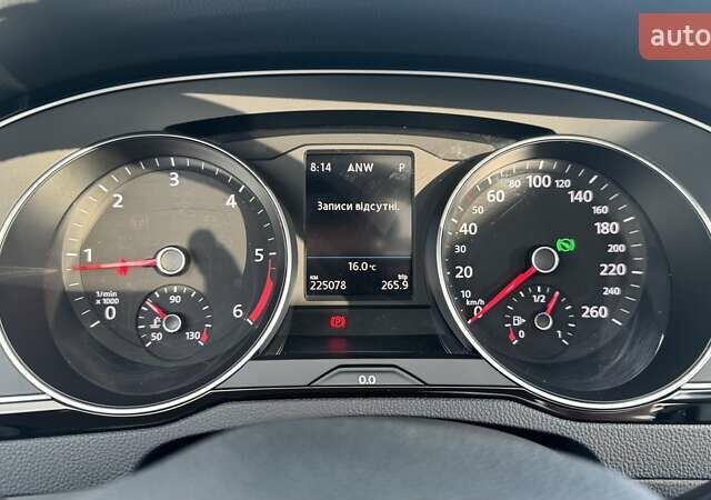 Белый Фольксваген Пассат, объемом двигателя 1.97 л и пробегом 225 тыс. км за 23400 $, фото 42 на Automoto.ua