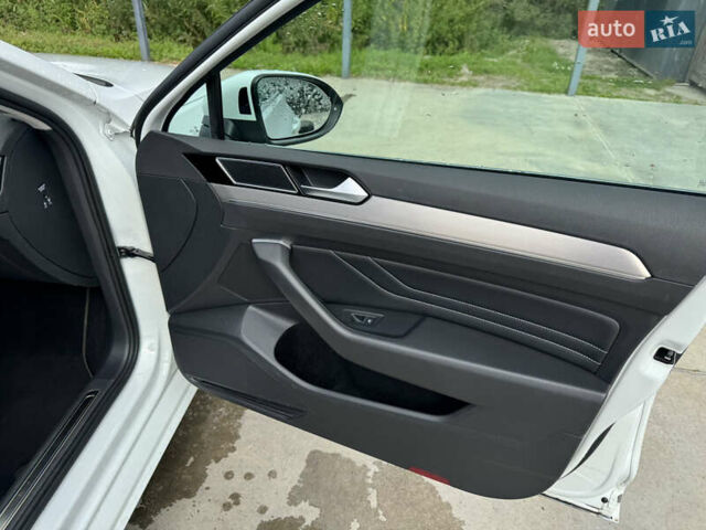 Білий Фольксваген Пассат, об'ємом двигуна 1.97 л та пробігом 205 тис. км за 22900 $, фото 21 на Automoto.ua