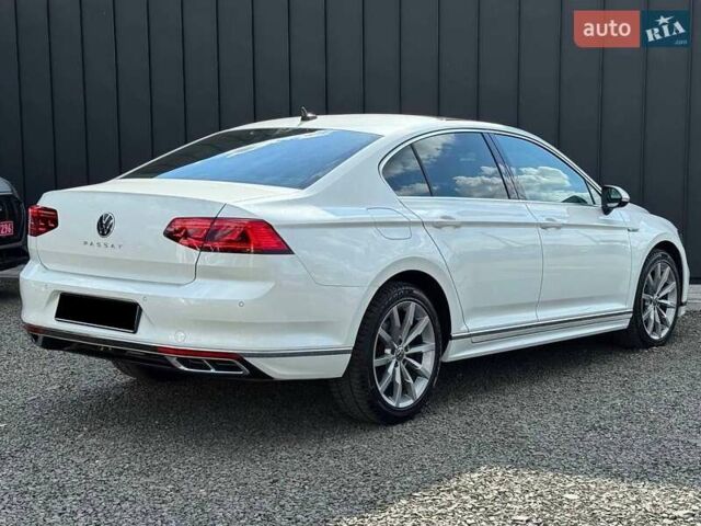 Білий Фольксваген Пассат, об'ємом двигуна 2 л та пробігом 180 тис. км за 28900 $, фото 5 на Automoto.ua