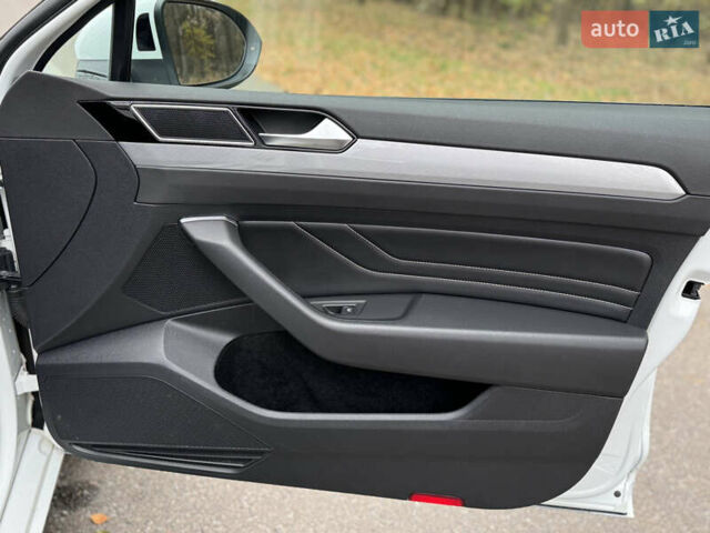 Белый Фольксваген Пассат, объемом двигателя 1.97 л и пробегом 186 тыс. км за 24200 $, фото 28 на Automoto.ua