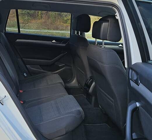 Білий Фольксваген Пассат, об'ємом двигуна 2 л та пробігом 214 тис. км за 18800 $, фото 38 на Automoto.ua