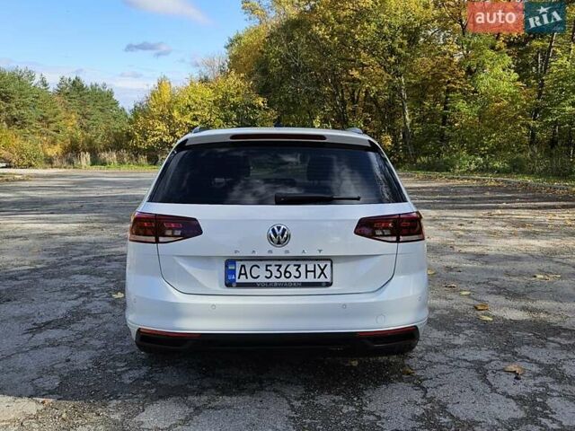 Білий Фольксваген Пассат, об'ємом двигуна 2 л та пробігом 214 тис. км за 18800 $, фото 5 на Automoto.ua