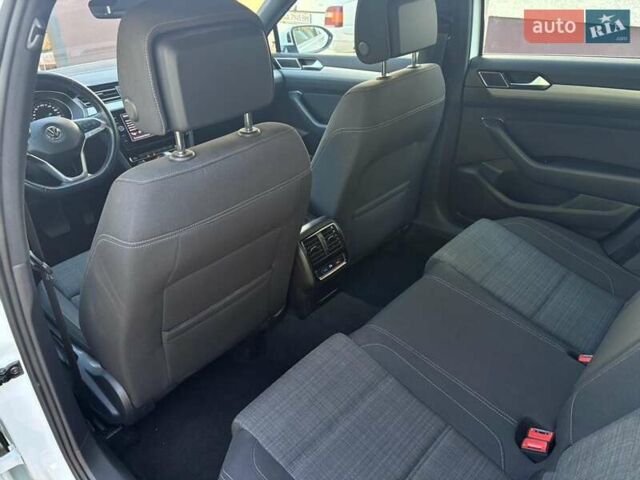 Белый Фольксваген Пассат, объемом двигателя 1.97 л и пробегом 172 тыс. км за 25700 $, фото 12 на Automoto.ua