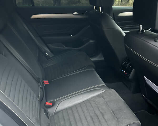 Белый Фольксваген Пассат, объемом двигателя 2 л и пробегом 205 тыс. км за 21955 $, фото 23 на Automoto.ua