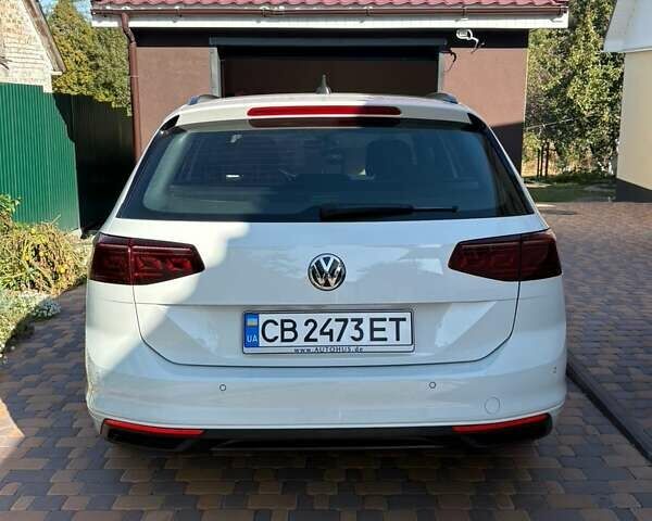 Белый Фольксваген Пассат, объемом двигателя 1.97 л и пробегом 172 тыс. км за 25700 $, фото 1 на Automoto.ua