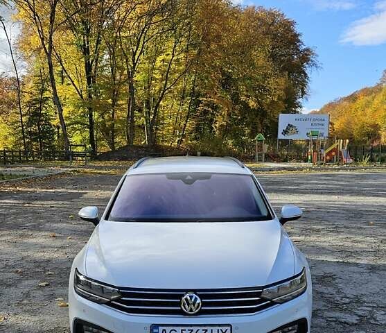 Білий Фольксваген Пассат, об'ємом двигуна 2 л та пробігом 214 тис. км за 18800 $, фото 8 на Automoto.ua