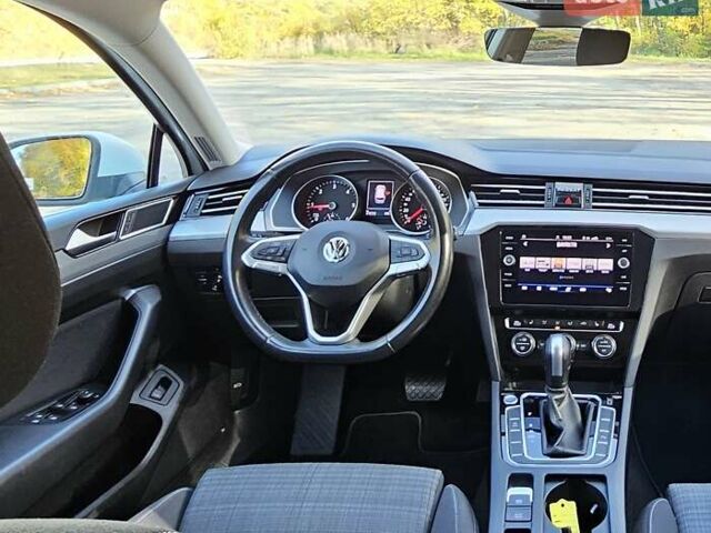 Білий Фольксваген Пассат, об'ємом двигуна 2 л та пробігом 214 тис. км за 18800 $, фото 32 на Automoto.ua