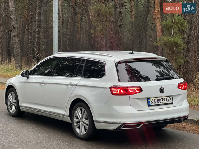 Белый Фольксваген Пассат, объемом двигателя 2 л и пробегом 205 тыс. км за 21955 $, фото 10 на Automoto.ua
