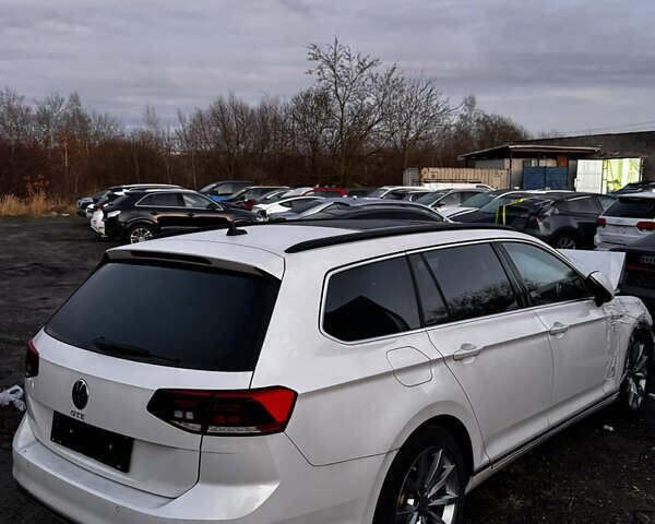 Белый Фольксваген Пассат, объемом двигателя 1.4 л и пробегом 89 тыс. км за 15500 $, фото 2 на Automoto.ua