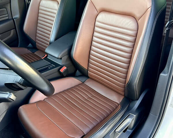 Фольксваген Пассат 2021 в Умани на Automoto.ua Белый Фольксваген Пассат, объемом двигателя 2 л и пробегом 155 тыс. км за 25000 $, фото 33 на Automoto.ua