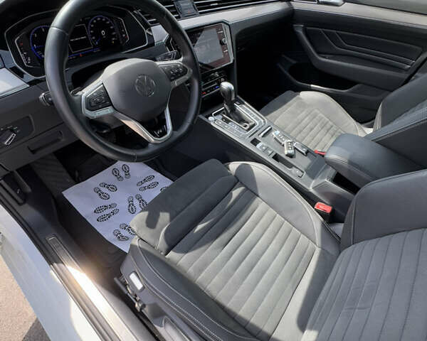 Белый Фольксваген Пассат, объемом двигателя 2 л и пробегом 194 тыс. км за 25900 $, фото 22 на Automoto.ua