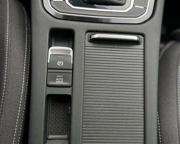 Білий Фольксваген Пассат, об'ємом двигуна 2 л та пробігом 186 тис. км за 21500 $, фото 46 на Automoto.ua