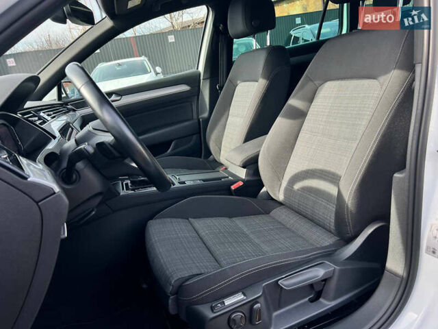 Фольксваген Пассат 2021 в Луцке на Automoto.ua Белый Фольксваген Пассат, объемом двигателя 1.97 л и пробегом 225 тыс. км за 25122 $, фото 14 на Automoto.ua