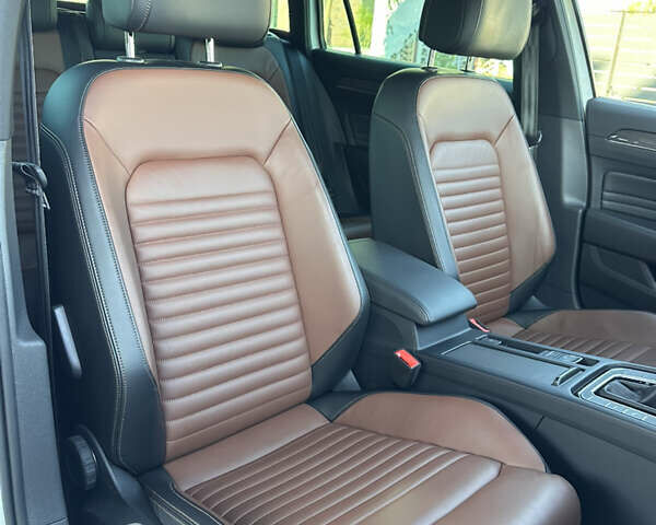 Фольксваген Пассат 2021 в Умани на Automoto.ua Белый Фольксваген Пассат, объемом двигателя 2 л и пробегом 155 тыс. км за 25000 $, фото 34 на Automoto.ua