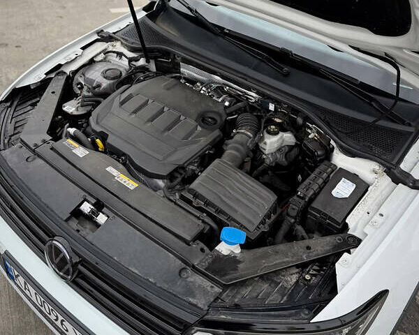 Фольксваген Пассат 2021 у Києві на Automoto.ua Білий Фольксваген Пассат, об'ємом двигуна 2 л та пробігом 107 тис. км за 32450 $, фото 56 на Automoto.ua