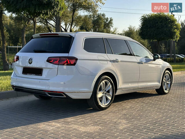 Фольксваген Пассат 2021 в Умани на Automoto.ua Белый Фольксваген Пассат, объемом двигателя 2 л и пробегом 155 тыс. км за 25000 $, фото 22 на Automoto.ua
