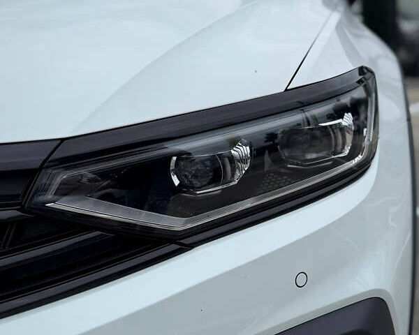 Фольксваген Пассат 2021 у Києві на Automoto.ua Білий Фольксваген Пассат, об'ємом двигуна 2 л та пробігом 107 тис. км за 32450 $, фото 9 на Automoto.ua
