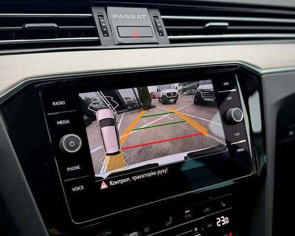 Фольксваген Пассат 2021 у Києві на Automoto.ua Білий Фольксваген Пассат, об'ємом двигуна 2 л та пробігом 107 тис. км за 32450 $, фото 34 на Automoto.ua
