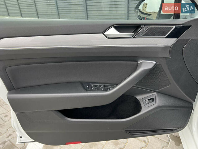 Білий Фольксваген Пассат, об'ємом двигуна 2 л та пробігом 186 тис. км за 21500 $, фото 39 на Automoto.ua