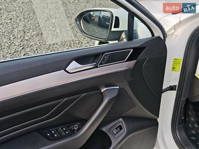 Белый Фольксваген Пассат, объемом двигателя 2 л и пробегом 202 тыс. км за 24999 $, фото 18 на Automoto.ua