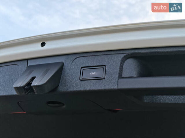 Белый Фольксваген Пассат, объемом двигателя 2 л и пробегом 202 тыс. км за 24999 $, фото 66 на Automoto.ua