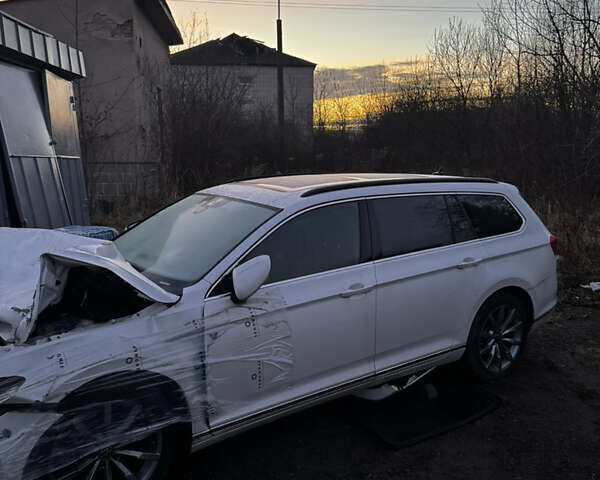 Белый Фольксваген Пассат, объемом двигателя 1.4 л и пробегом 89 тыс. км за 15500 $, фото 8 на Automoto.ua