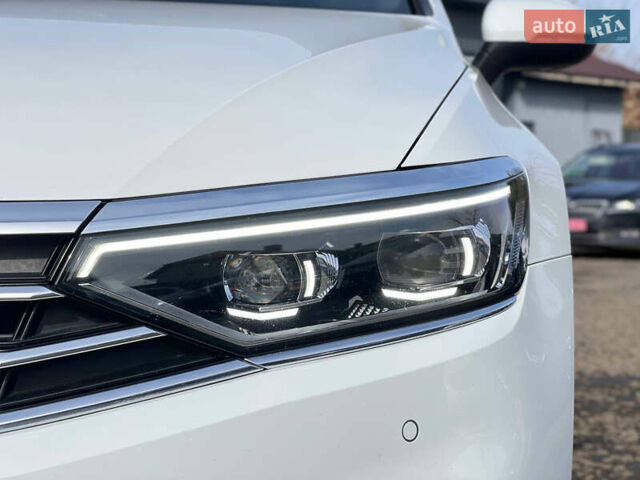 Фольксваген Пассат 2021 в Луцке на Automoto.ua Белый Фольксваген Пассат, объемом двигателя 1.97 л и пробегом 225 тыс. км за 25122 $, фото 8 на Automoto.ua